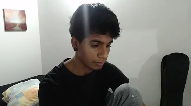 Snapshot of stevenosori chatting on 02-15-25, 01:31 stevenosori online show from 02-15-25, 01:31