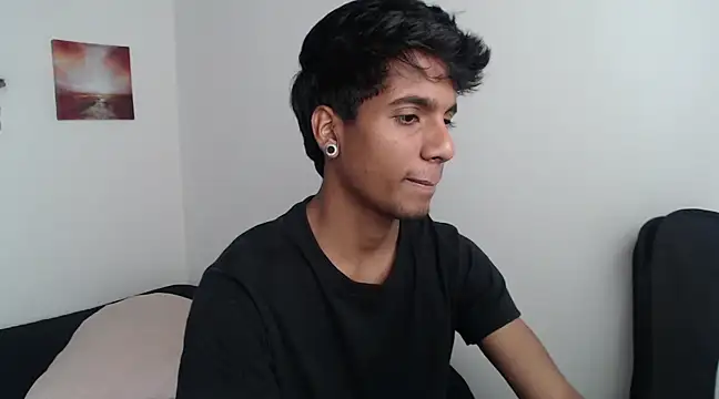 Snapshot of stevenosori chatting on 02-14-25, 05:14 stevenosori online show from 02-14-25, 05:14