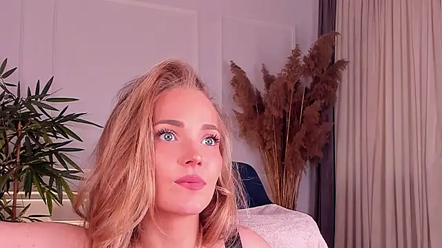 daisyd001 online show from 04-02-26, 08:32