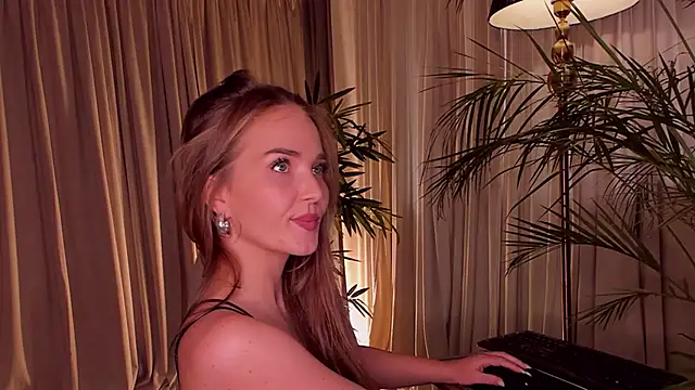 daisyd001 online show from 12-02-24, 07:42