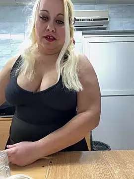 Snapshot of SabinaSweety chatting on 02-20-25, 04:03 SabinaSweety online show from 02-20-25, 04:03