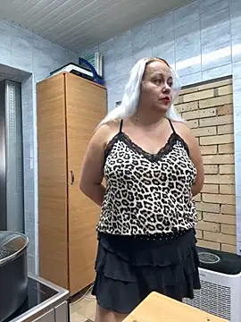 Snapshot of SabinaSweety chatting on 10-07-25, 01:01 SabinaSweety online show from 10-07-25, 01:01