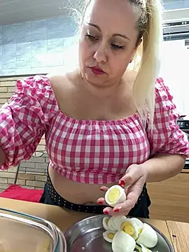 Snapshot of SabinaSweety chatting on 01-21-25, 12:39 SabinaSweety online show from 01-21-25, 12:39