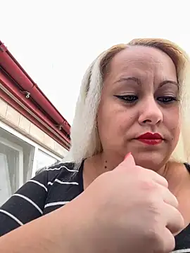 Snapshot of SabinaSweety chatting on 10-15-25, 09:17 SabinaSweety online show from 10-15-25, 09:17