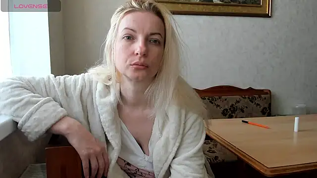 Now Elly online show from 09-22-25, 06:19