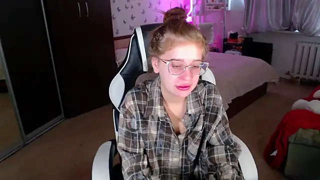 Kira honeyy online show from 04-30-26, 03:46