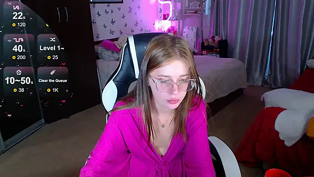 Kira honeyy online show from 04-05-26, 11:06