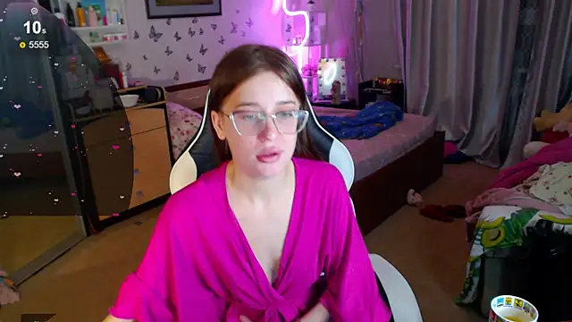 Snapshot of Kira_honeyy chatting on 12-22-25, 12:05 Kira honeyy online show from 12-22-25, 12:05