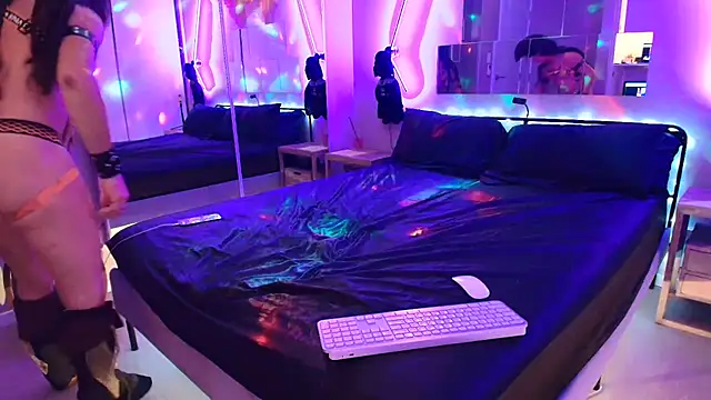 MikyFoxx online show from 11-01-25, 04:19