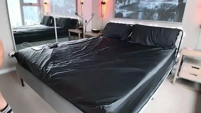 MikyFoxx online show from 12-16-25, 10:47