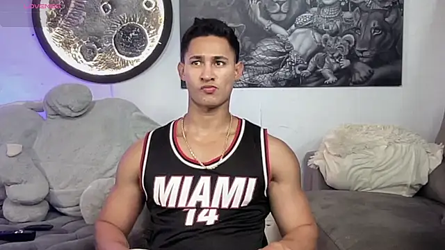 Snapshot of BenjaminCooperk chatting on 04-11-26, 06:10 BenjaminCooperk online show from 04-11-26, 06:10