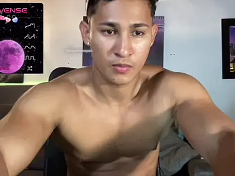 Snapshot of BenjaminCooperk chatting on 03-08-25, 10:02 BenjaminCooperk online show from 03-08-25, 10:02