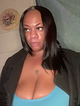 Snapshot of AlexaTheSlut chatting on 02-01-25, 03:28 AlexaTheSlut online show from 02-01-25, 03:28