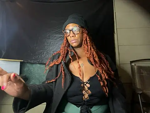 Snapshot of AlexaTheSlut chatting on 10-12-25, 06:37 AlexaTheSlut online show from 10-12-25, 06:37