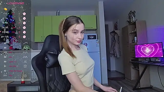 Snapshot of _Sweet_Lilit_ chatting on 01-15-25, 10:38  Sweet Lilit  online show from 01-15-25, 10:38