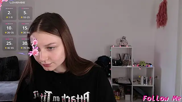 Snapshot of _Sweet_Lilit_ chatting on 10-15-25, 09:39  Sweet Lilit  online show from 10-15-25, 09:39