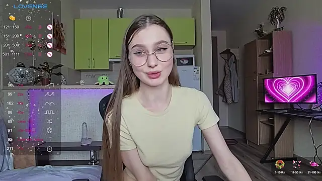 Snapshot of _Sweet_Lilit_ chatting on 12-20-24, 11:00  Sweet Lilit  online show from 12-20-24, 11:00