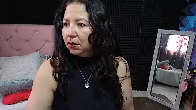 Snapshot of katifoxx chatting on 07-13-26, 03:22 katifoxx online show from 07-13-26, 03:22