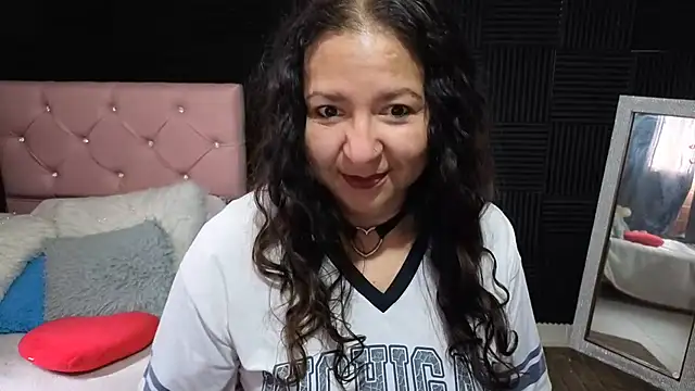 Snapshot of katifoxx chatting on 06-29-26, 04:39 katifoxx online show from 06-29-26, 04:39