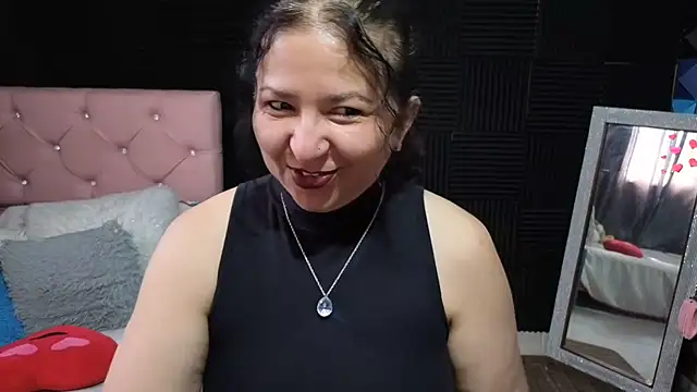 Snapshot of katifoxx chatting on 06-30-26, 03:23 katifoxx online show from 06-30-26, 03:23