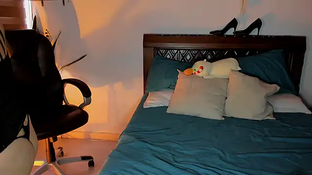 Ariella tits online show from 03-14-26, 11:00