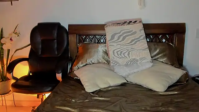 Ariella tits online show from 04-16-26, 10:56