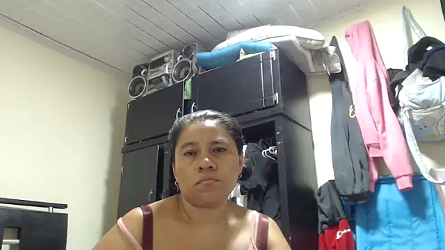 adrixxx38 online show from 04-12-26, 10:57