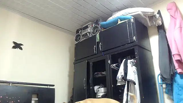 adrixxx38 online show from 05-03-26, 06:22