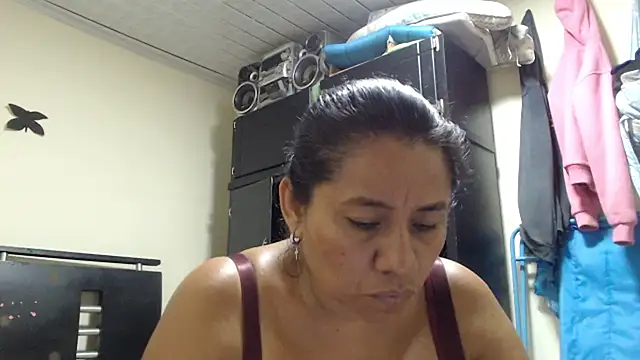 adrixxx38 online show from 05-05-26, 06:38