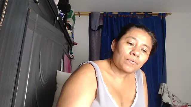 adrixxx38 online show from 04-04-26, 07:48