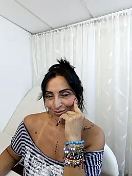 zullyxhot online show from 04-25-26, 10:40