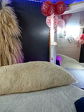 Snapshot of zullyxhot chatting on 09-19-25, 10:14 zullyxhot online show from 09-19-25, 10:14