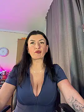 Snapshot of Hotangel75 chatting on 02-24-26, 10:27 Hotangel75 online show from 02-24-26, 10:27