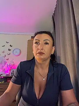 Snapshot of Hotangel75 chatting on 07-08-26, 05:41 Hotangel75 online show from 07-08-26, 05:41