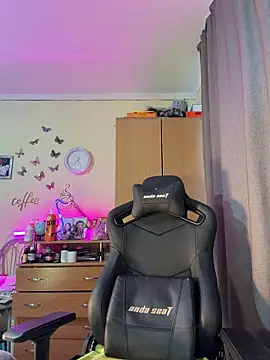 Snapshot of Hotangel75 chatting on 02-19-26, 09:28 Hotangel75 online show from 02-19-26, 09:28