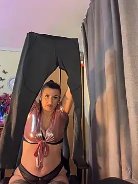 Snapshot of Hotangel75 chatting on 06-12-26, 05:05 Hotangel75 online show from 06-12-26, 05:05