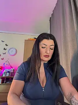 Snapshot of Hotangel75 chatting on 02-22-26, 04:19 Hotangel75 online show from 02-22-26, 04:19