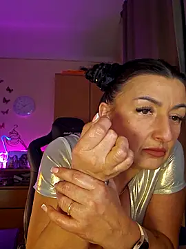 Snapshot of Hotangel75 chatting on 01-31-26, 07:12 Hotangel75 online show from 01-31-26, 07:12