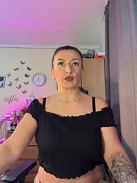 Snapshot of Hotangel75 chatting on 02-17-26, 09:39 Hotangel75 online show from 02-17-26, 09:39