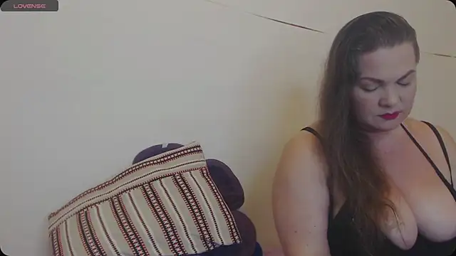 Snapshot of Lady_Adrianna chatting on 09-16-25, 08:10 Lady Adrianna online show from 09-16-25, 08:10