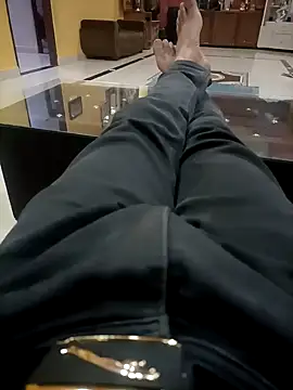 Snapshot of RomanticAdvance555 chatting on 01-08-26, 08:42 RomanticAdvance555 online show from 01-08-26, 08:42