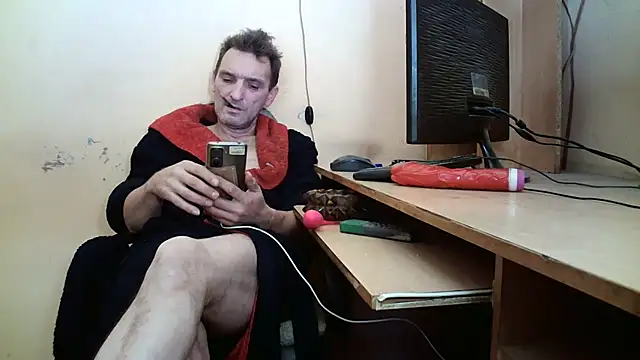 dundyFocus online show from 10-31-25, 01:08