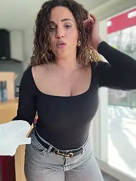 Clara-xoxo online show from 03-12-26, 09:02