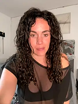 Clara-xoxo online show from 10-31-25, 02:46