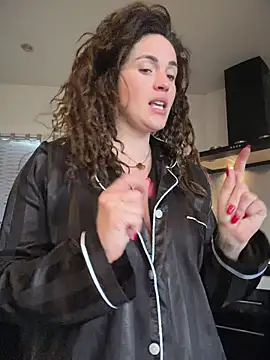 Clara-xoxo online show from 02-19-26, 09:28