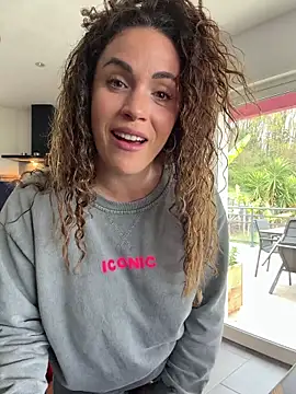 Clara-xoxo online show from 03-30-26, 09:22