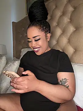 Snapshot of CAMMII_ chatting on 05-04-26, 11:35 CAMMII online show from 05-04-26, 11:35
