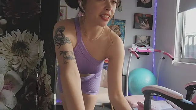 makiyahbelle online show from 04-08-26, 02:57