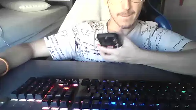 Troycm online show from 10-05-25, 04:31