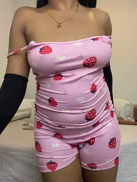 Snapshot of angelwavy chatting on 07-19-26, 01:58 angelwavy online show from 07-19-26, 01:58